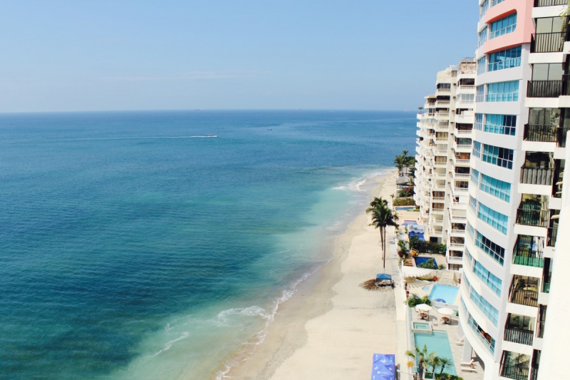 chambre-hote-MONTFERRAT-min_beach_ocean_shore_hotel_palm_tree-33726